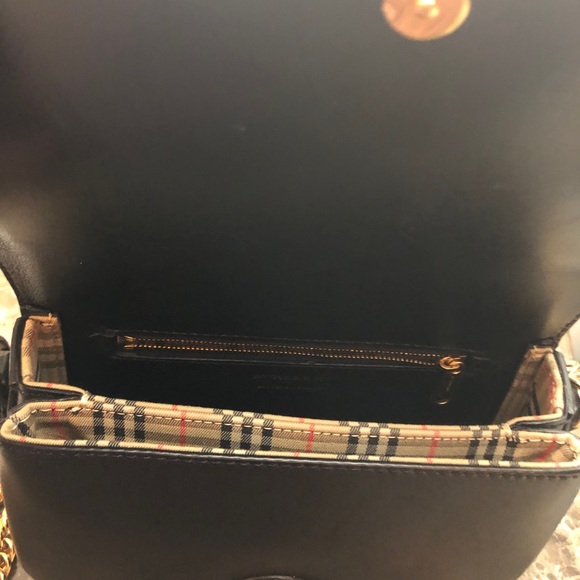 Burberry hand bag. Carried only once, EXCELLENT! - Picture 5 of 8